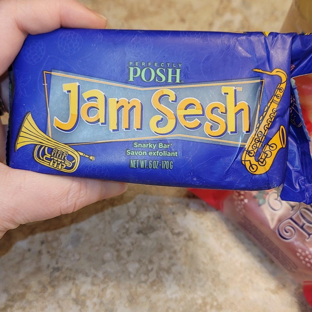 Perfectly posh snarky bar